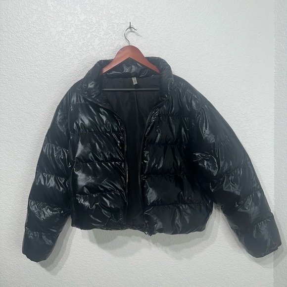 Black Cropped Puffer Jacket Women’s Size Large - Picture 2 of 8